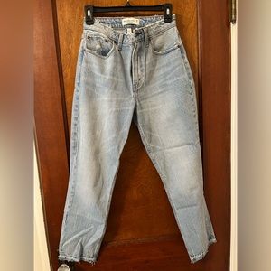 Abercrombie High Rise Curve Love Mom Jean